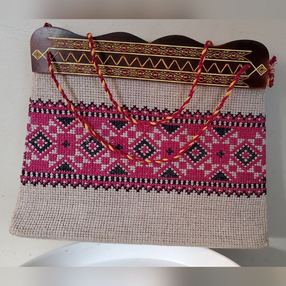 Vintage embroidered handbag